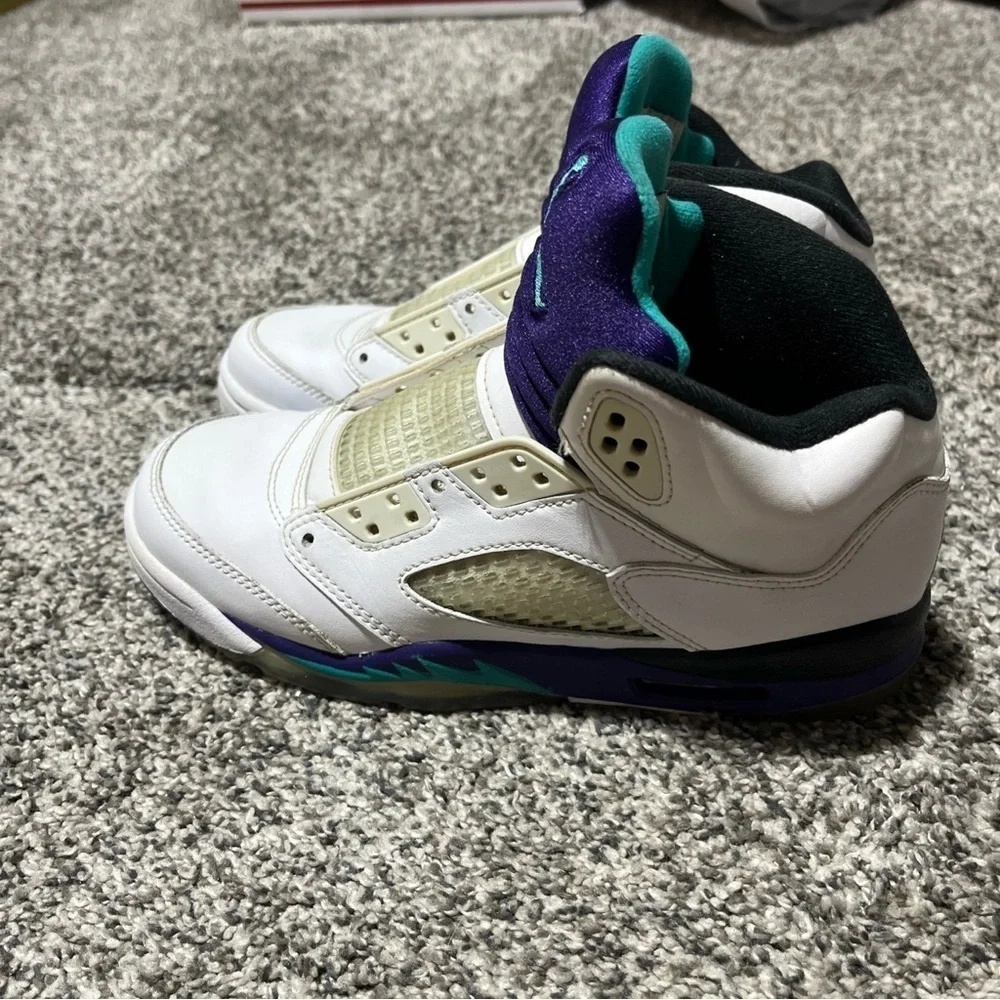 Nike Air Jordan 5 Retro Size 4.5Y Unisex Kids Grape White Purple Teal Sneakers